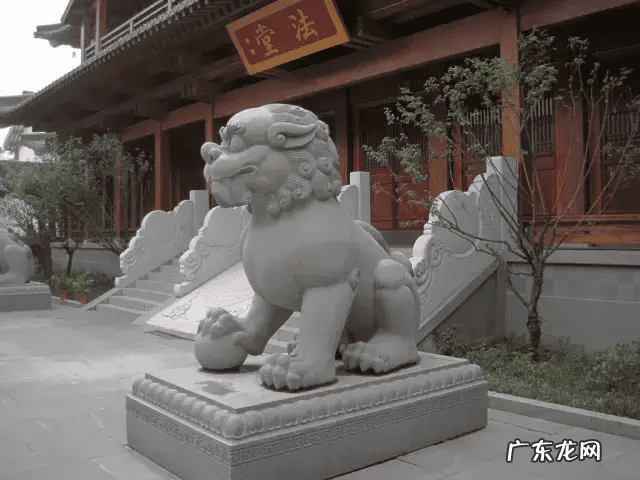 马鞍形风水的优点 马鞍石狮子风水