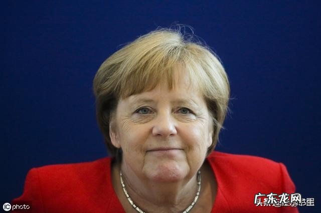 7月16日晚,德国“小默克尔”卡伦鲍尔出任德国国防部长,却让媒体炸了锅,为什么?
