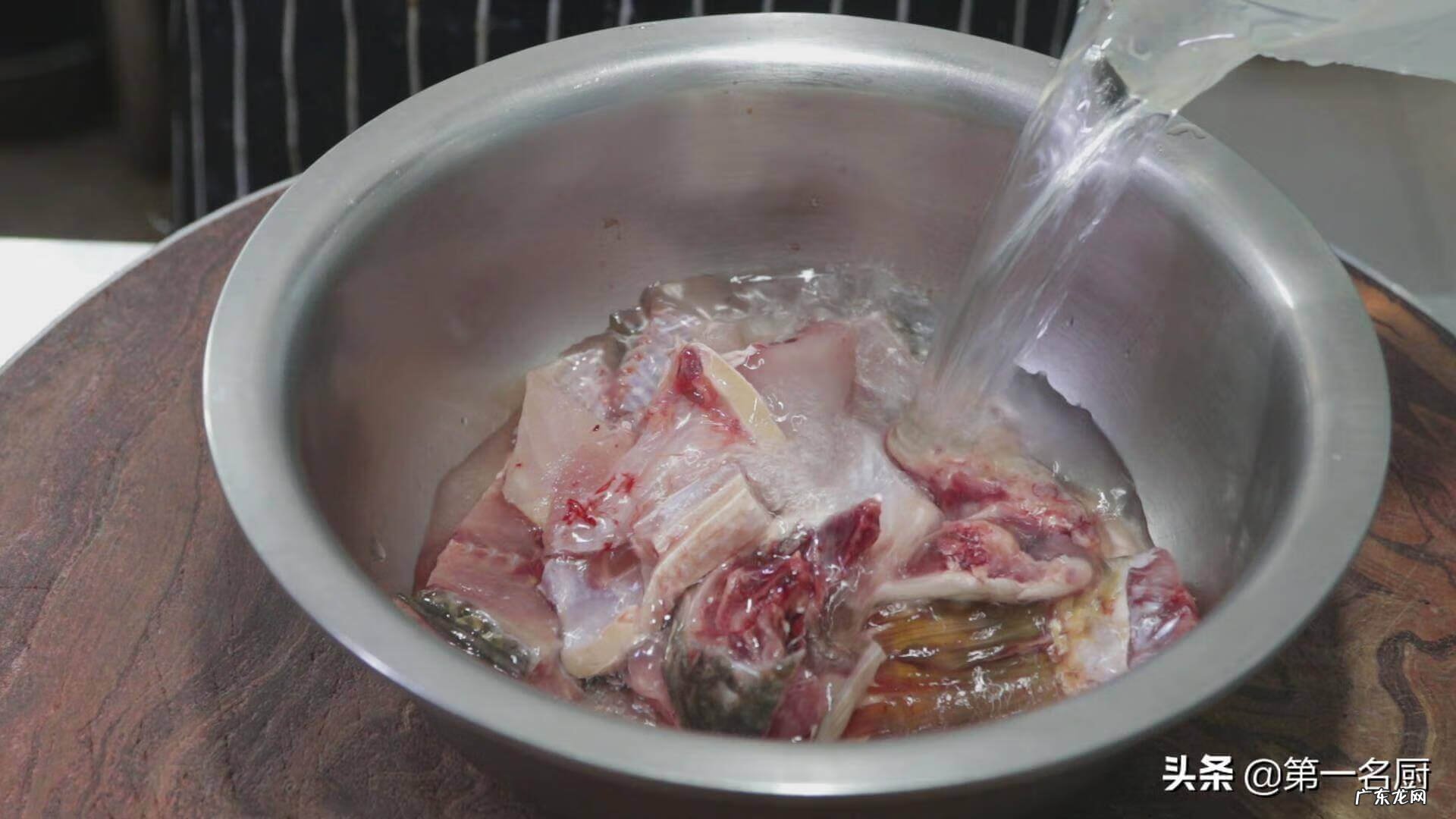 鲤鱼怎么蒸着吃好吃 鲤鱼怎么做好吃又嫩