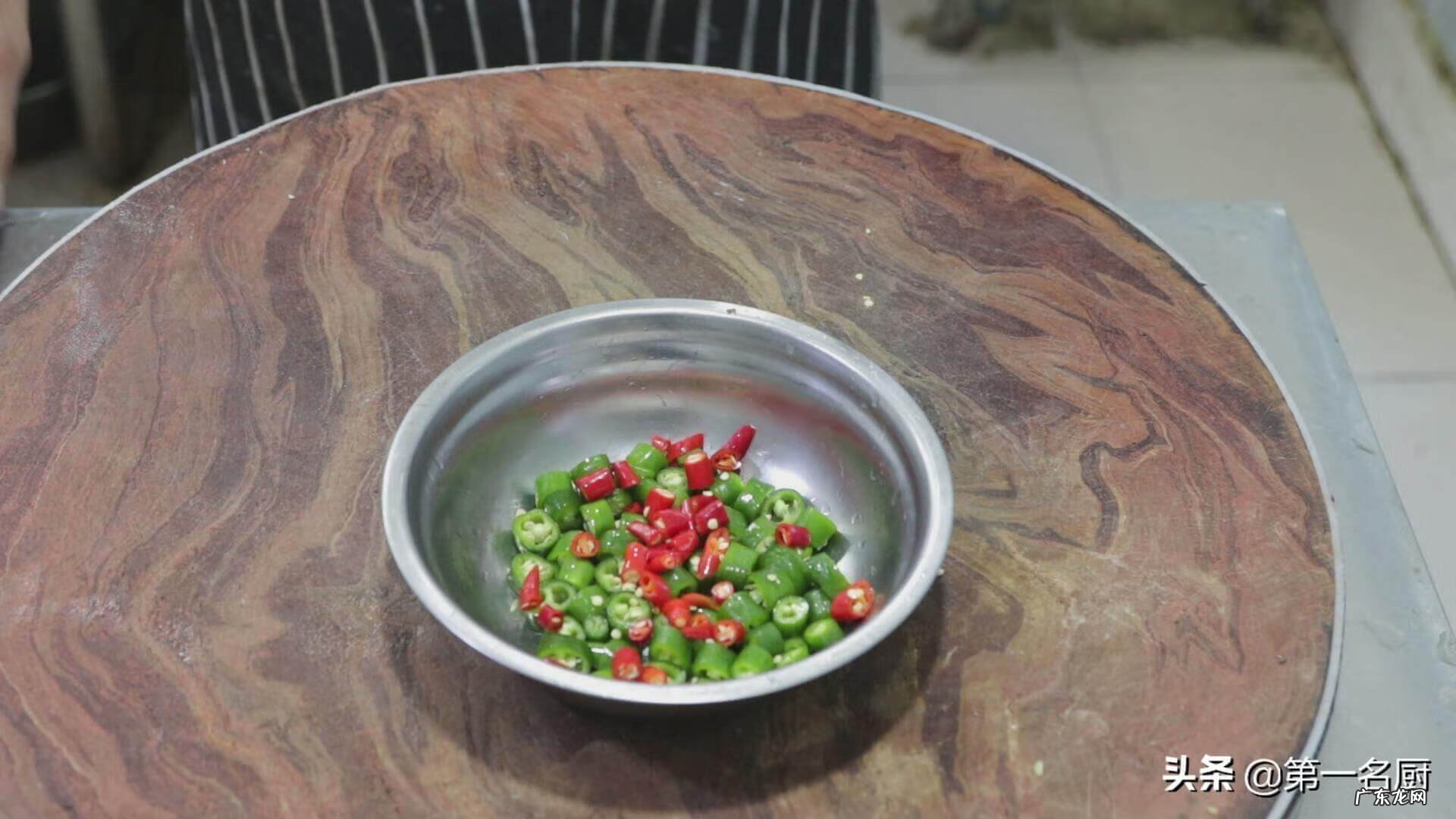 鲤鱼怎么蒸着吃好吃 鲤鱼怎么做好吃又嫩