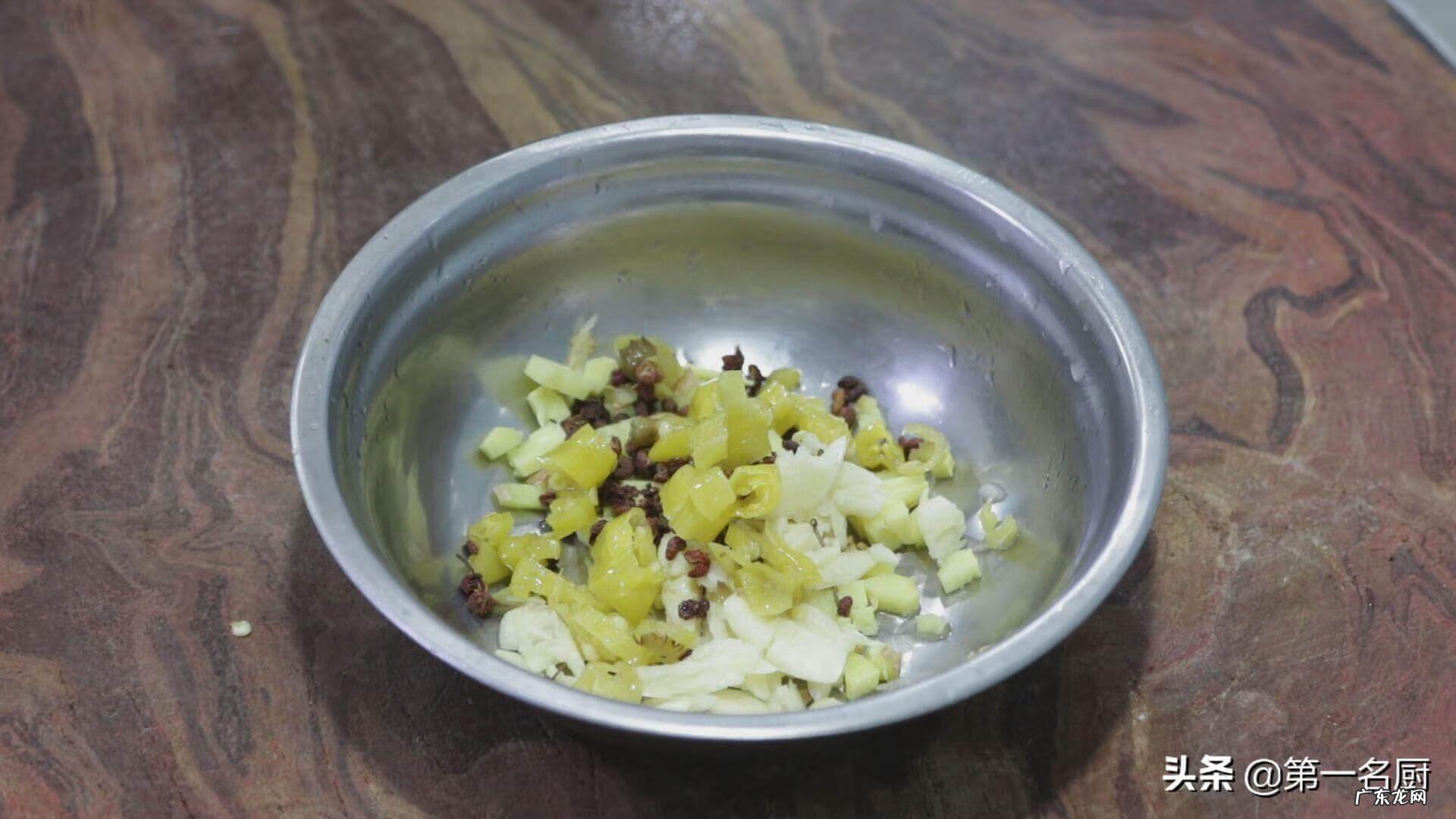 鲤鱼怎么蒸着吃好吃 鲤鱼怎么做好吃又嫩