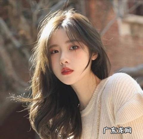 2021年最流行的发型女短发 2021年最流行的发型男图片