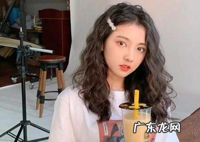 2021年最流行的发型女短发 2021年最流行的发型男图片