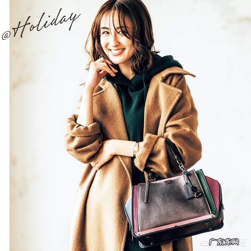 咖啡色裤子搭什么衣服?