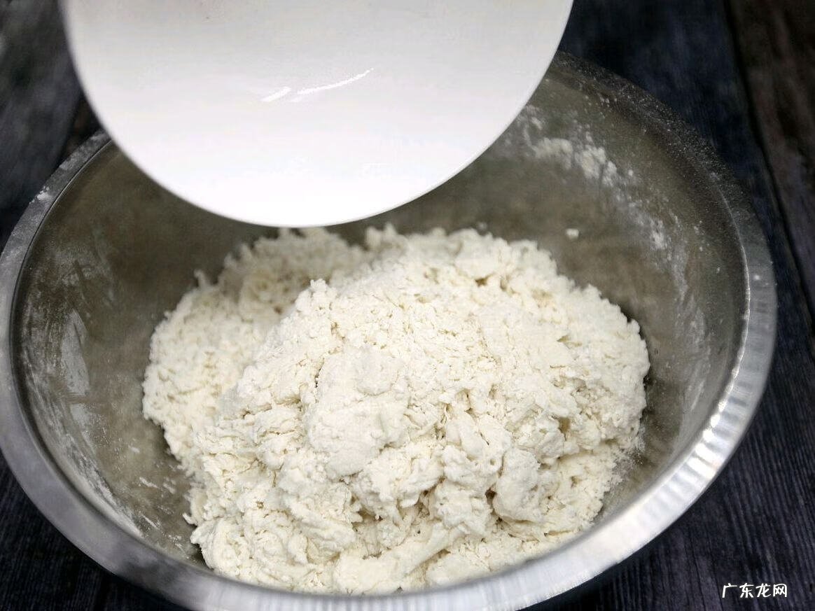 用不完的饺子皮新吃法 饺子皮的做法步骤