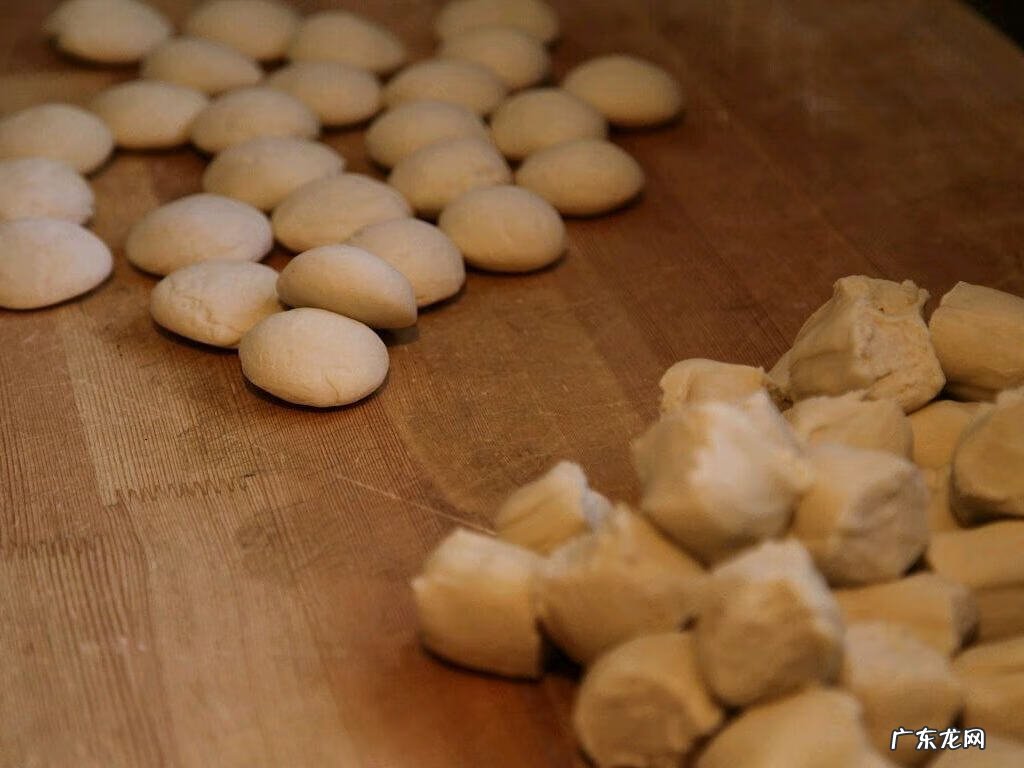 用不完的饺子皮新吃法 饺子皮的做法步骤