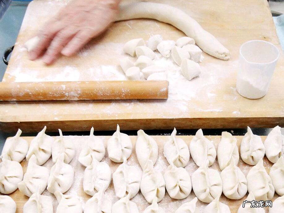 用不完的饺子皮新吃法 饺子皮的做法步骤