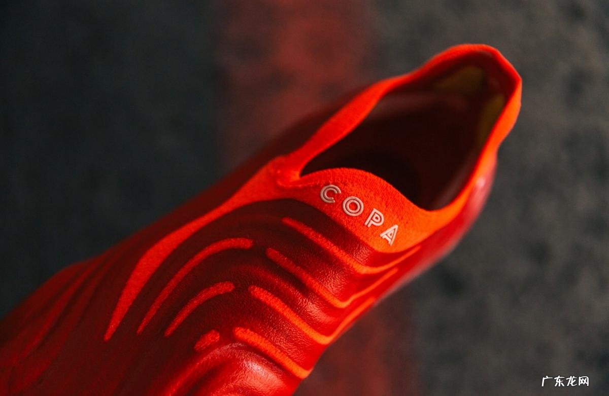 阿迪达斯红色鞋子图片大全 阿迪达斯足球衣