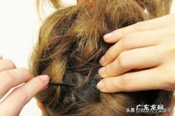 夏天女生短头发怎么扎好看的方法?