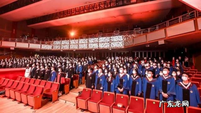 何妨吟啸且徐行啥意思 何妨吟啸且徐行上句