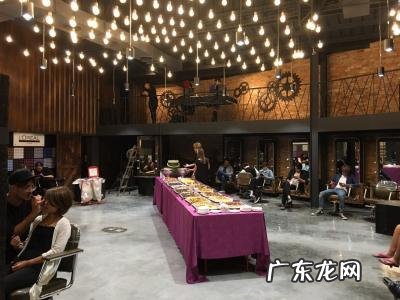 沙龙活动是什么意思 读书分享沙龙具体指的是什么意思