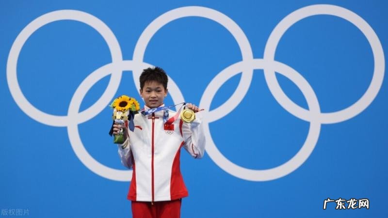 全红婵家门口堆满辣条1 全红婵家门口堆满辣条3