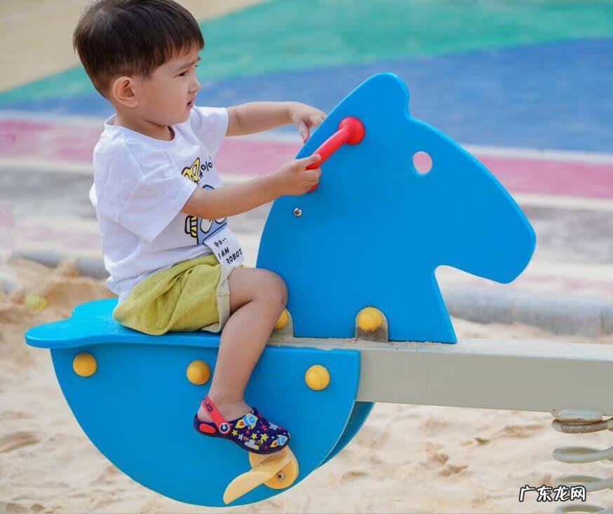 便宜的鞋子容易致癌 洞洞鞋致癌事件