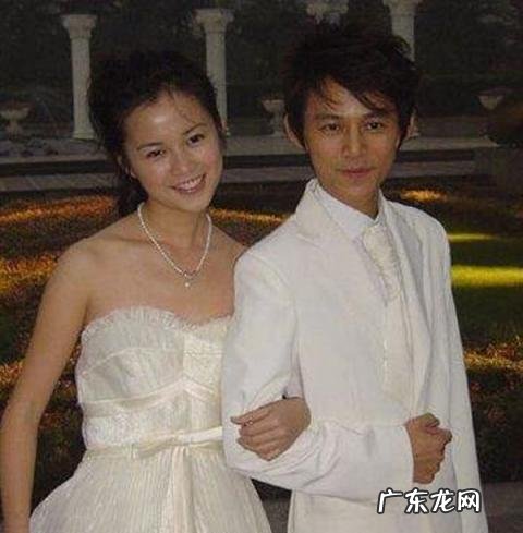 何炅结婚照片 何炅老婆结婚照叫什么名