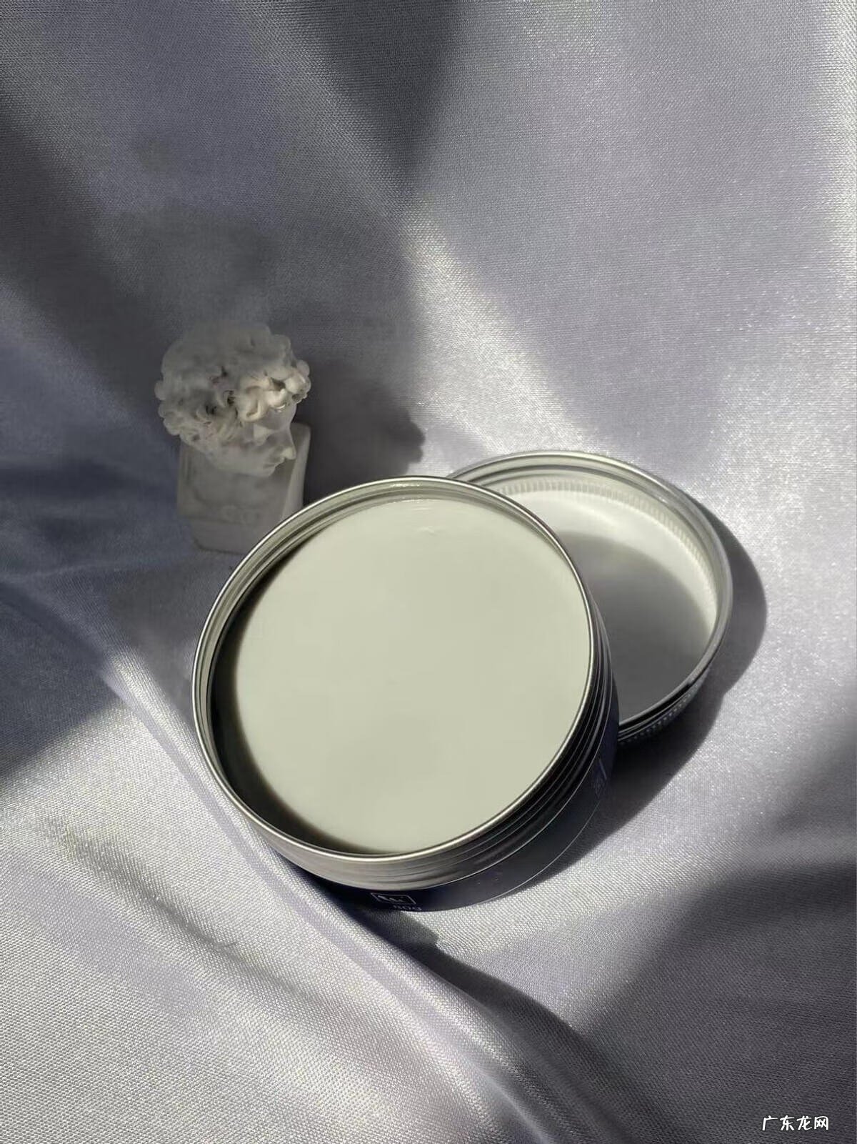 侧背发型用发蜡还是发泥 发蜡发泥发胶