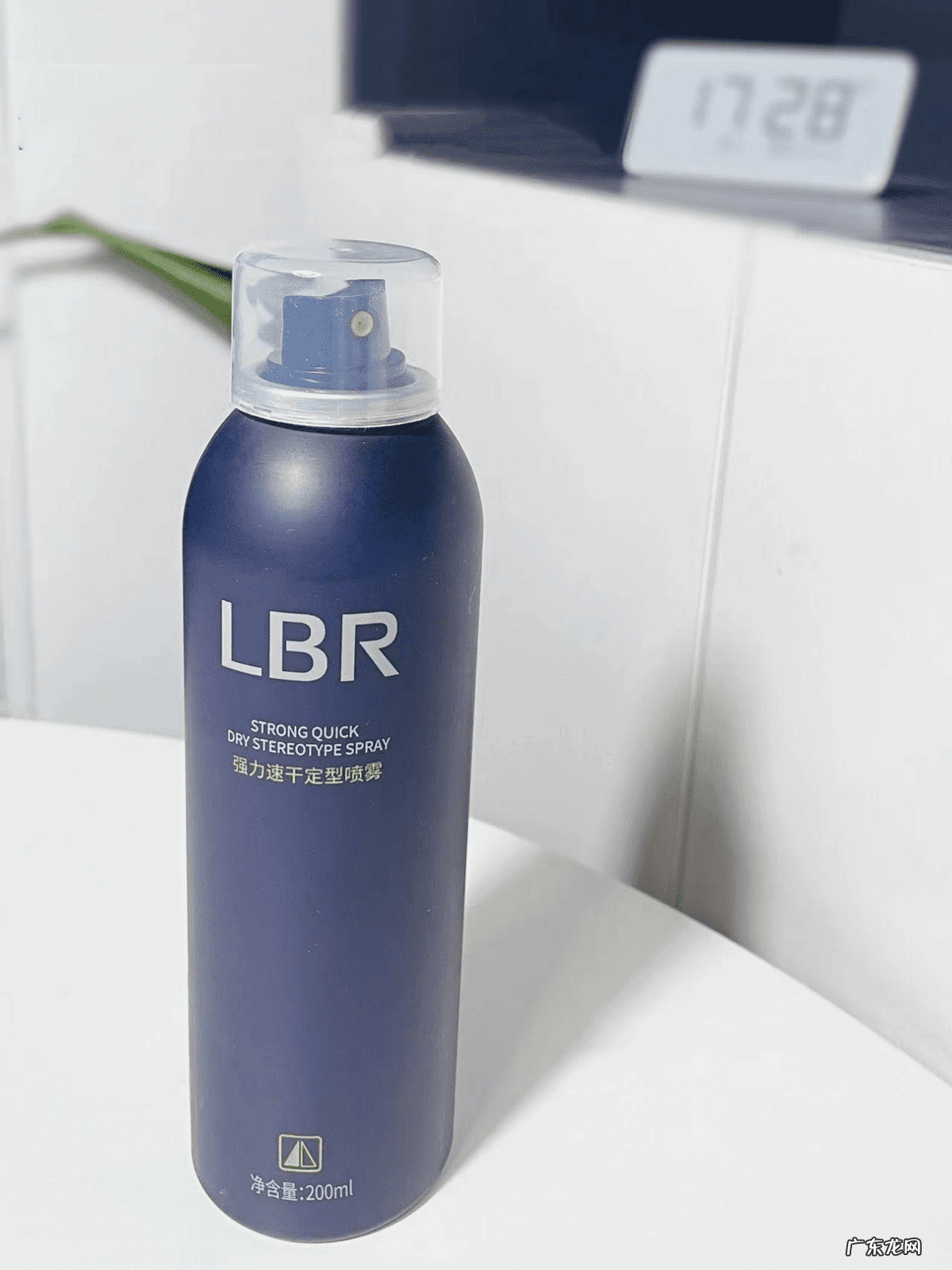 侧背发型用发蜡还是发泥 发蜡发泥发胶