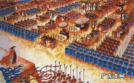 云想衣裳花想容 峨眉山下少人行的意思