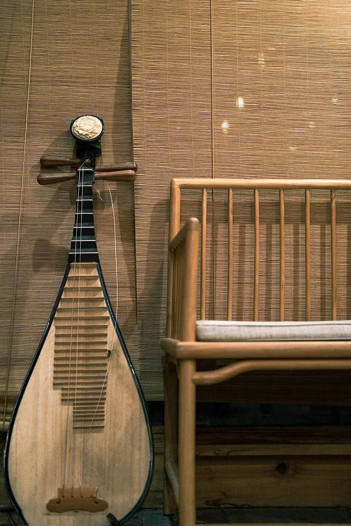 琵琶属于什么类乐器和乐器 琵琶属于中国传统乐器吗