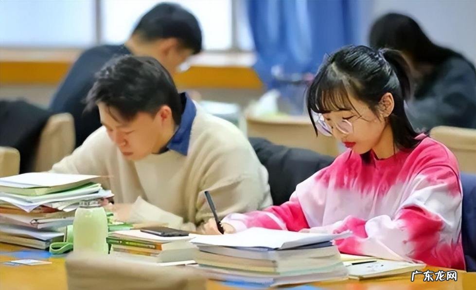 研究生放弃入学资格有什么后果没,32名研究生放弃入学怎么回事