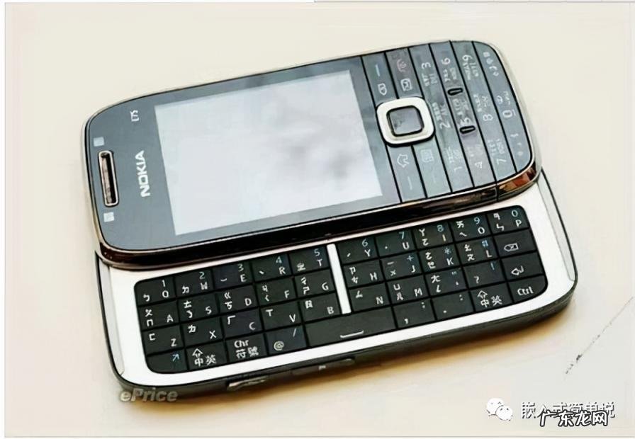 诺基亚n93i当年上市价格 诺基亚经典款式