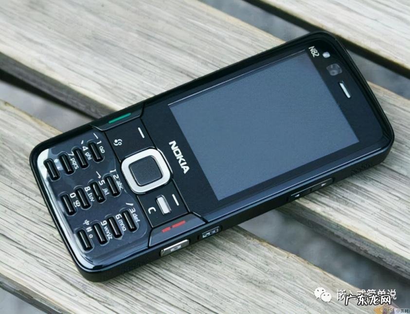 诺基亚n93i当年上市价格 诺基亚经典款式