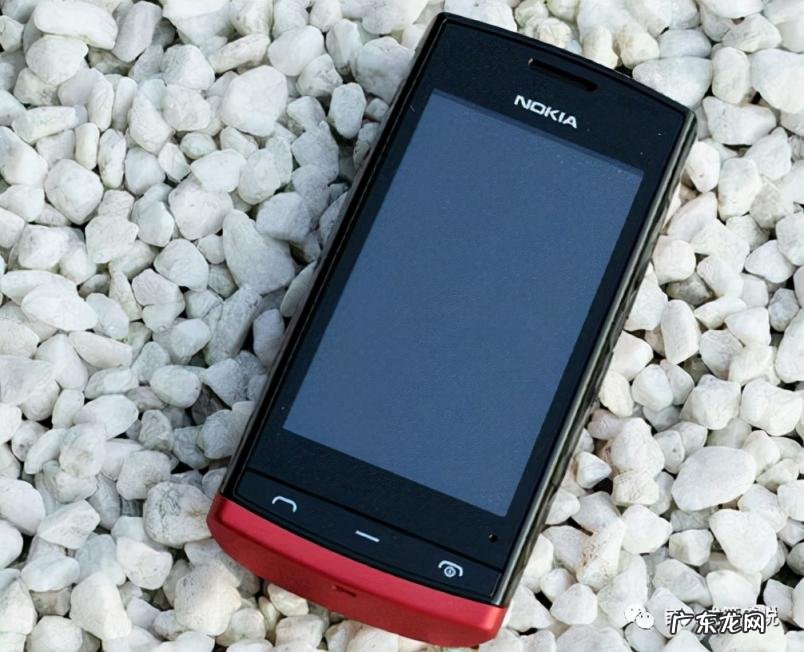 诺基亚n93i当年上市价格 诺基亚经典款式