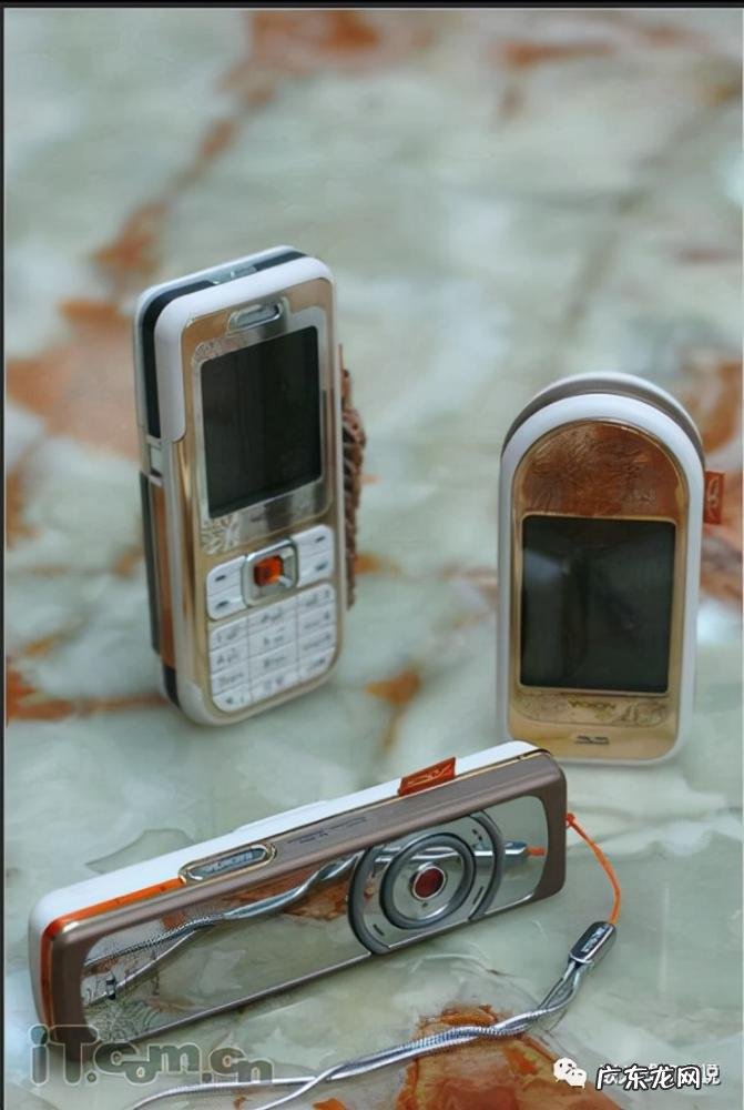 诺基亚n93i当年上市价格 诺基亚经典款式