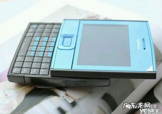 诺基亚n93i当年上市价格 诺基亚经典款式