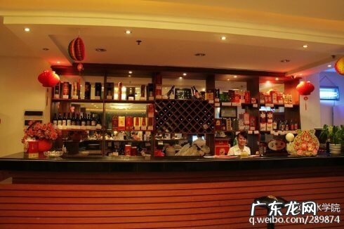 收银台可不可以放在楼梯前面 收银台背后是楼梯怎么化解