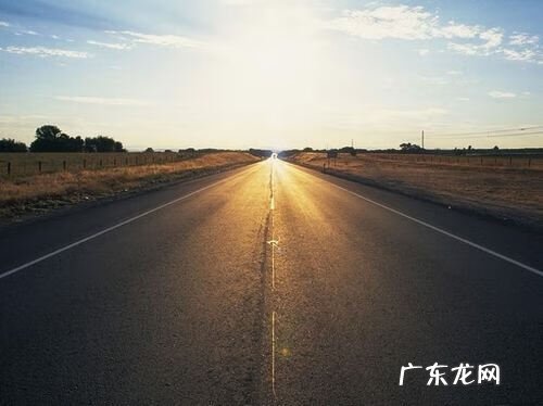 背靠马路的房子风水 宅前有马路2024年风水