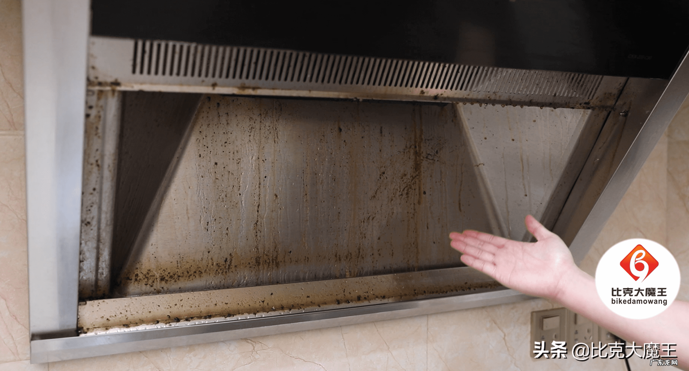 油烟机怎么清洗比较快 油烟机的油垢怎么清洗?