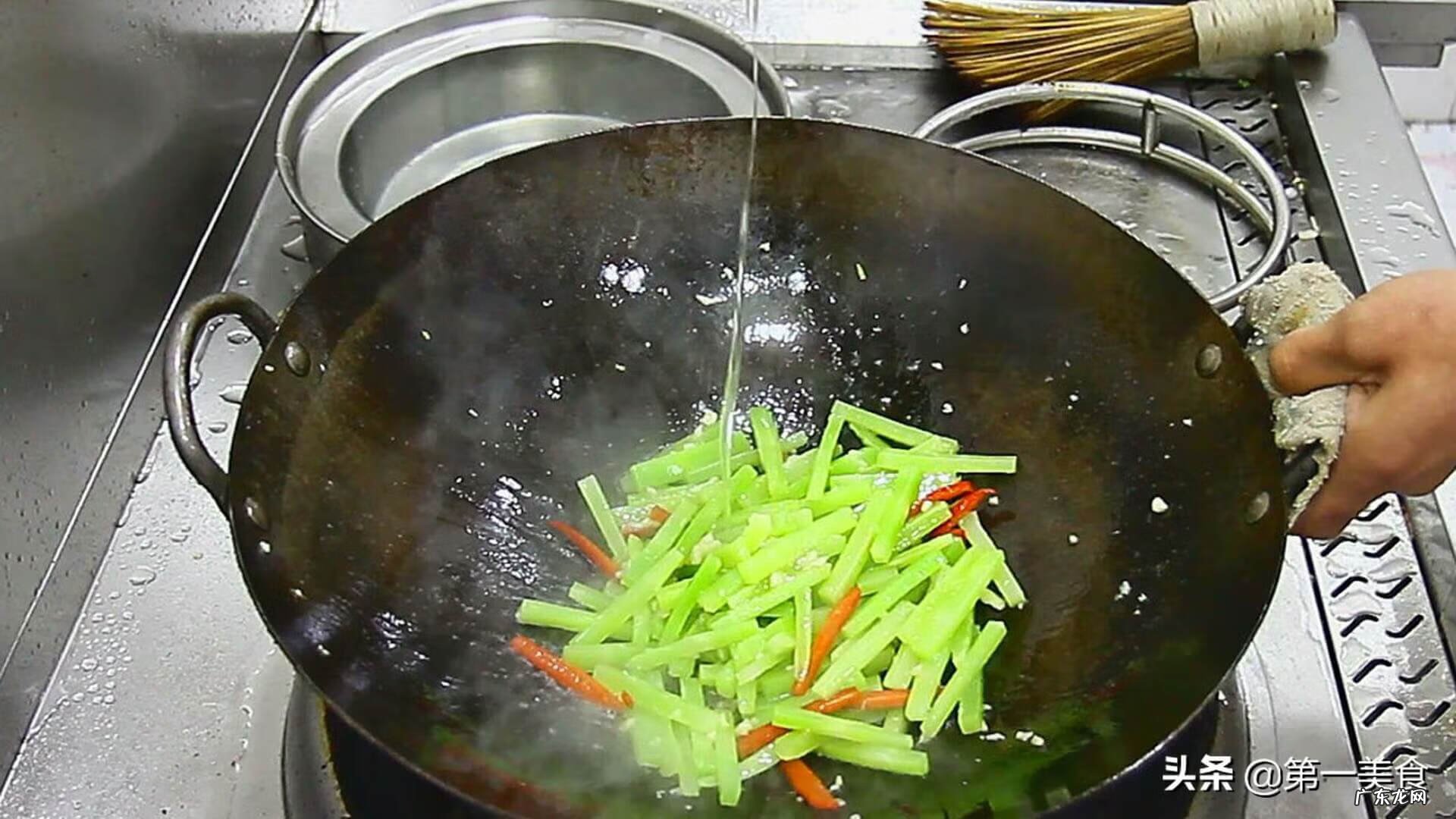 莴笋怎么做好吃 莴笋怎么炒好吃