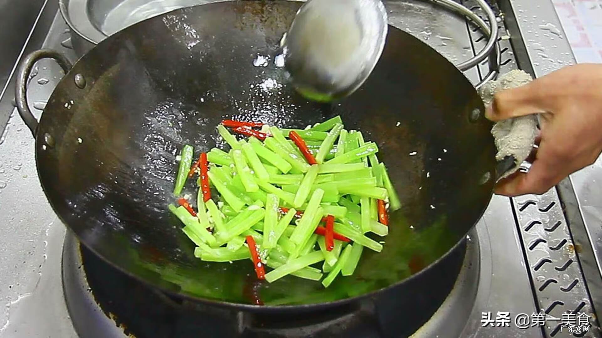 莴笋怎么做好吃 莴笋怎么炒好吃