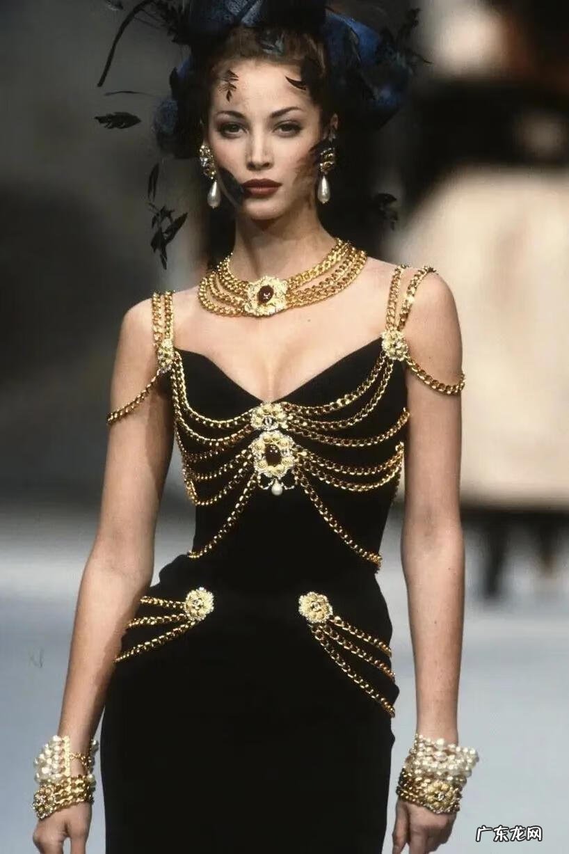 最新款香奈儿女包 香奈儿女包的价格