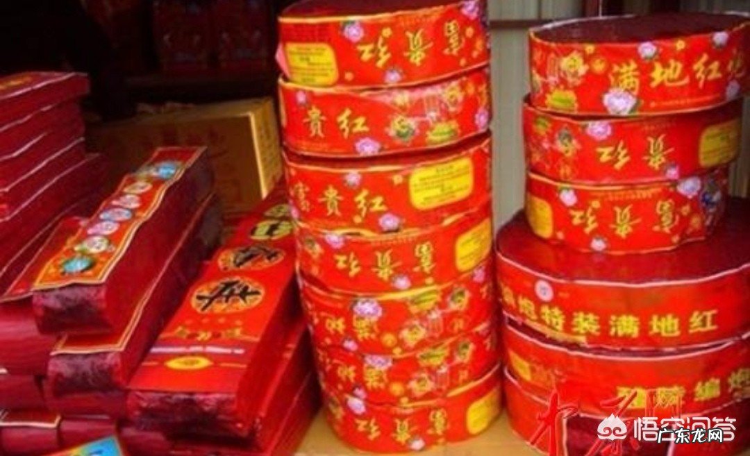 你记忆中过年最开心的一件事是什么时候，在回忆一下当下与当时的快乐是多了还是少了？