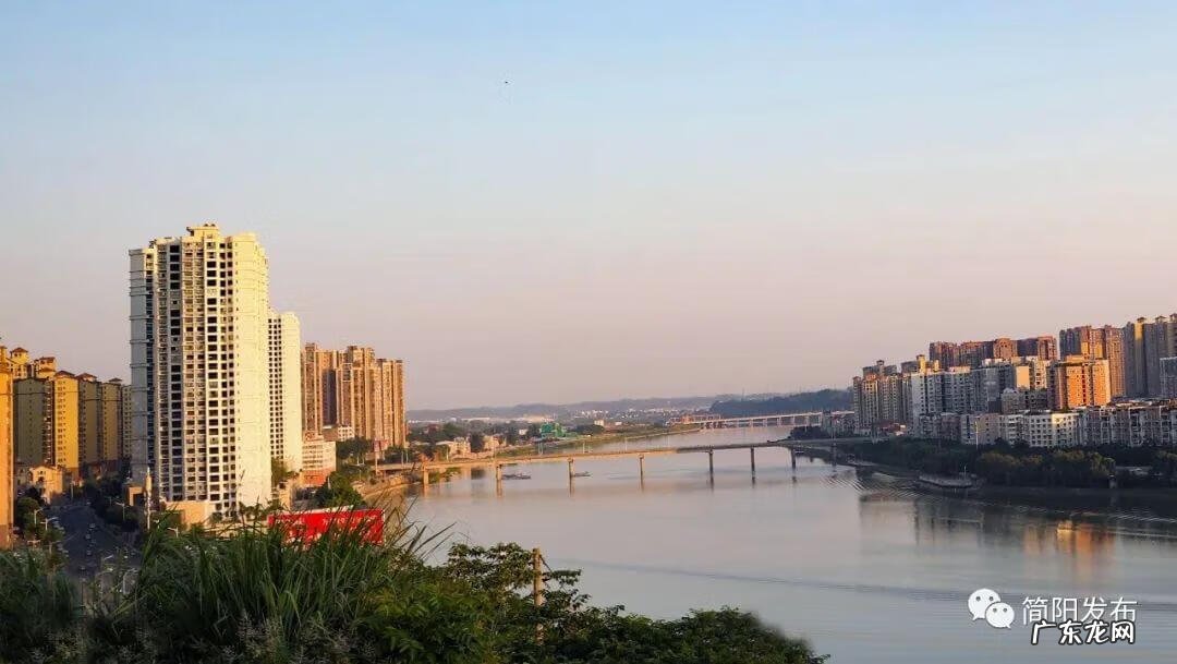 岷江和沱江 沱江的风景