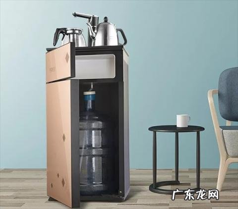 饮水机和茶吧机在家用哪个好用 茶吧机和饮水机的区别是什么?相比到底好在哪里