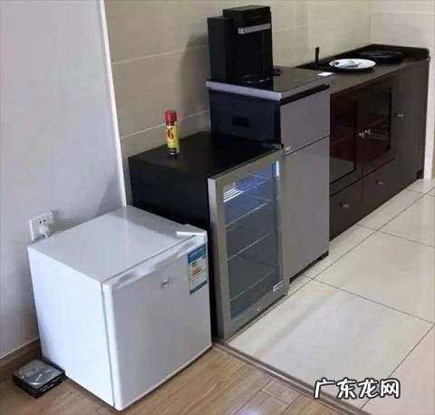 饮水机和茶吧机在家用哪个好用 茶吧机和饮水机的区别是什么?相比到底好在哪里