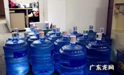 饮水机和茶吧机在家用哪个好用 茶吧机和饮水机的区别是什么?相比到底好在哪里