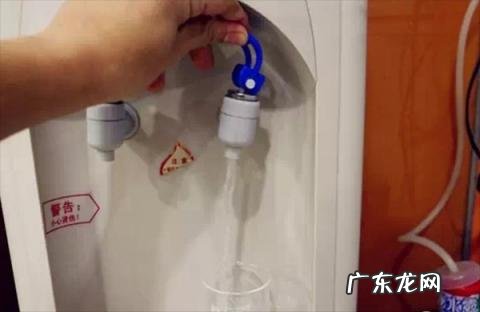 饮水机和茶吧机在家用哪个好用 茶吧机和饮水机的区别是什么?相比到底好在哪里