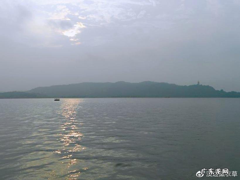 西湖最盛为春为月原文及翻译 西湖最盛为春为月文言文名字叫什么