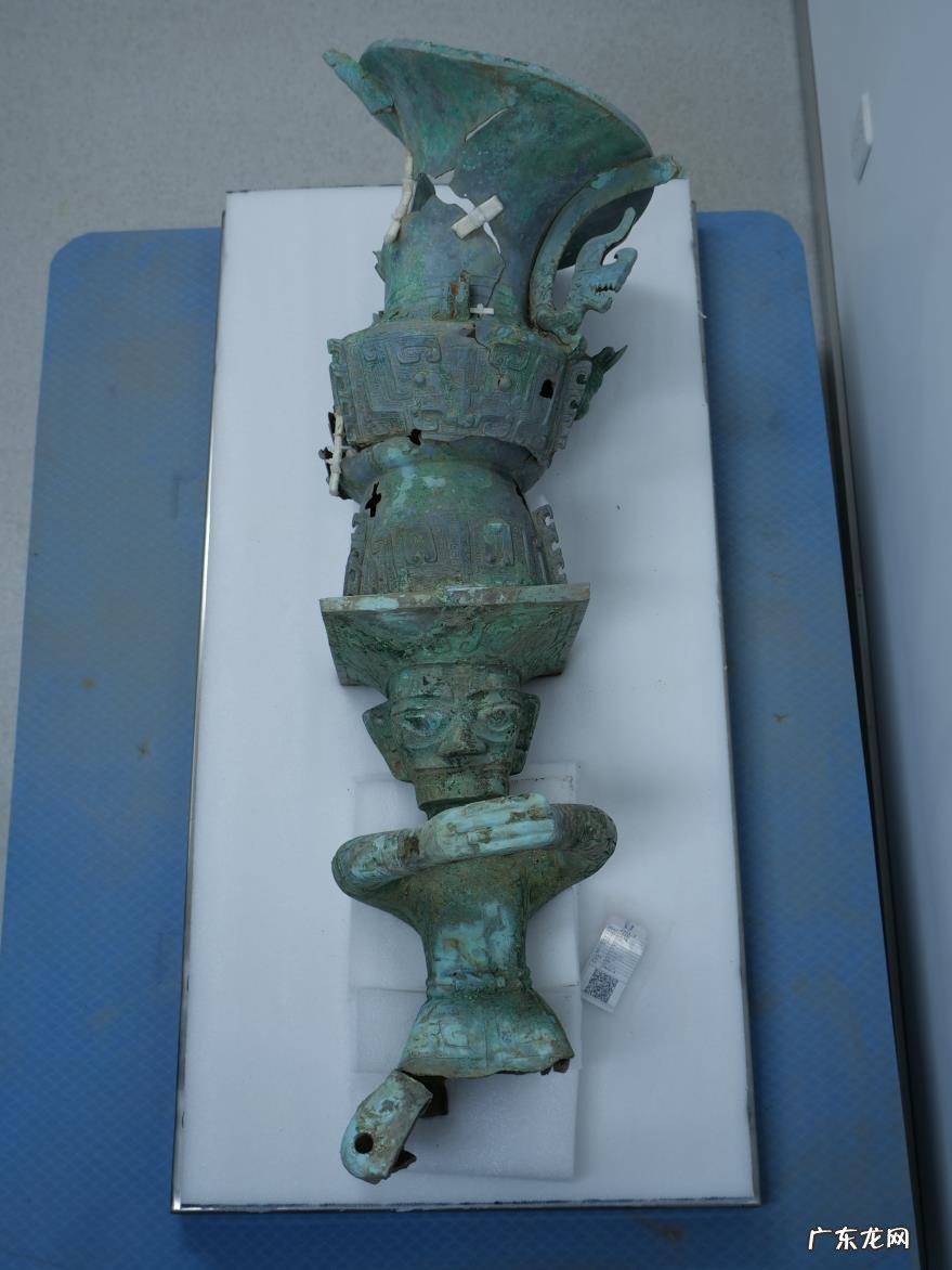 三星堆为什么不断挖出震撼的东西,为什么这么大的文明还没记载?