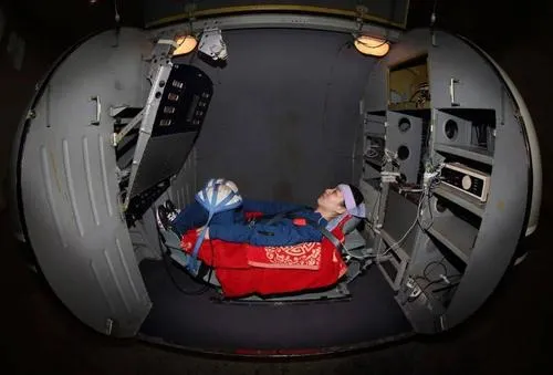 在封闭的空间呆1天都受不了,王亚平要在太空半年,忍受得了吗?