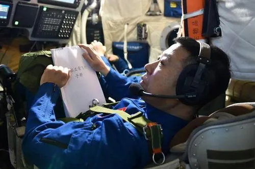 在封闭的空间呆1天都受不了,王亚平要在太空半年,忍受得了吗?