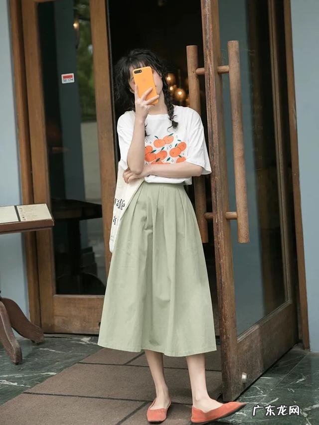 女生裙子应该怎么搭配?