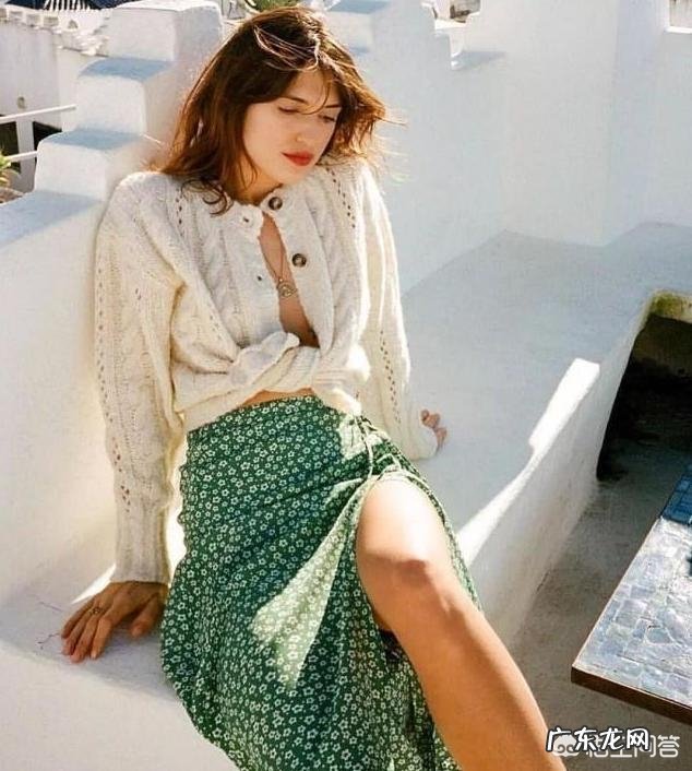 20年前妈妈们穿的衣服又开始流行了？这是一种倒退还是复古时尚？