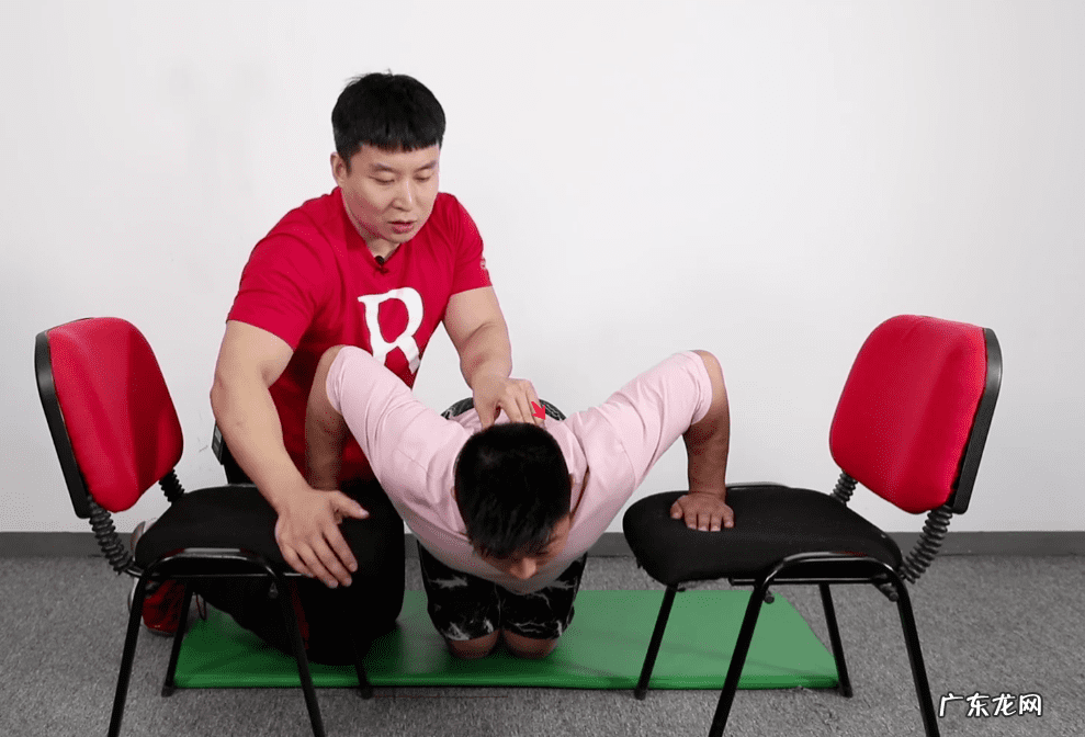 从小胸一大一小正常吗怎么办 我的胸部一大一小怎么办