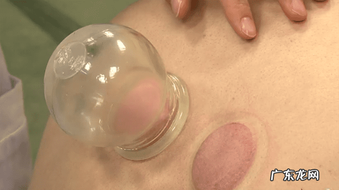 突然胸闷是怎么回事 胸闷怎么办?