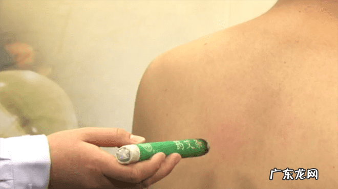 突然胸闷是怎么回事 胸闷怎么办?