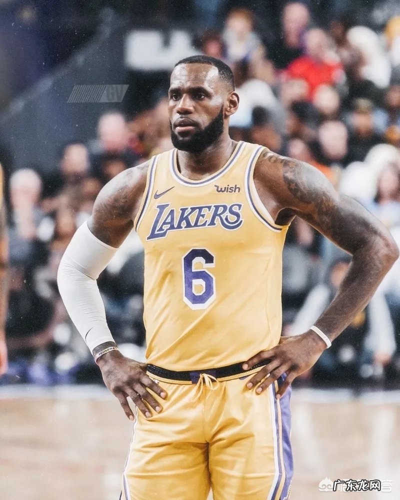 如何评价詹姆斯因耐克公司存货过多将推迟让出23号球衣?